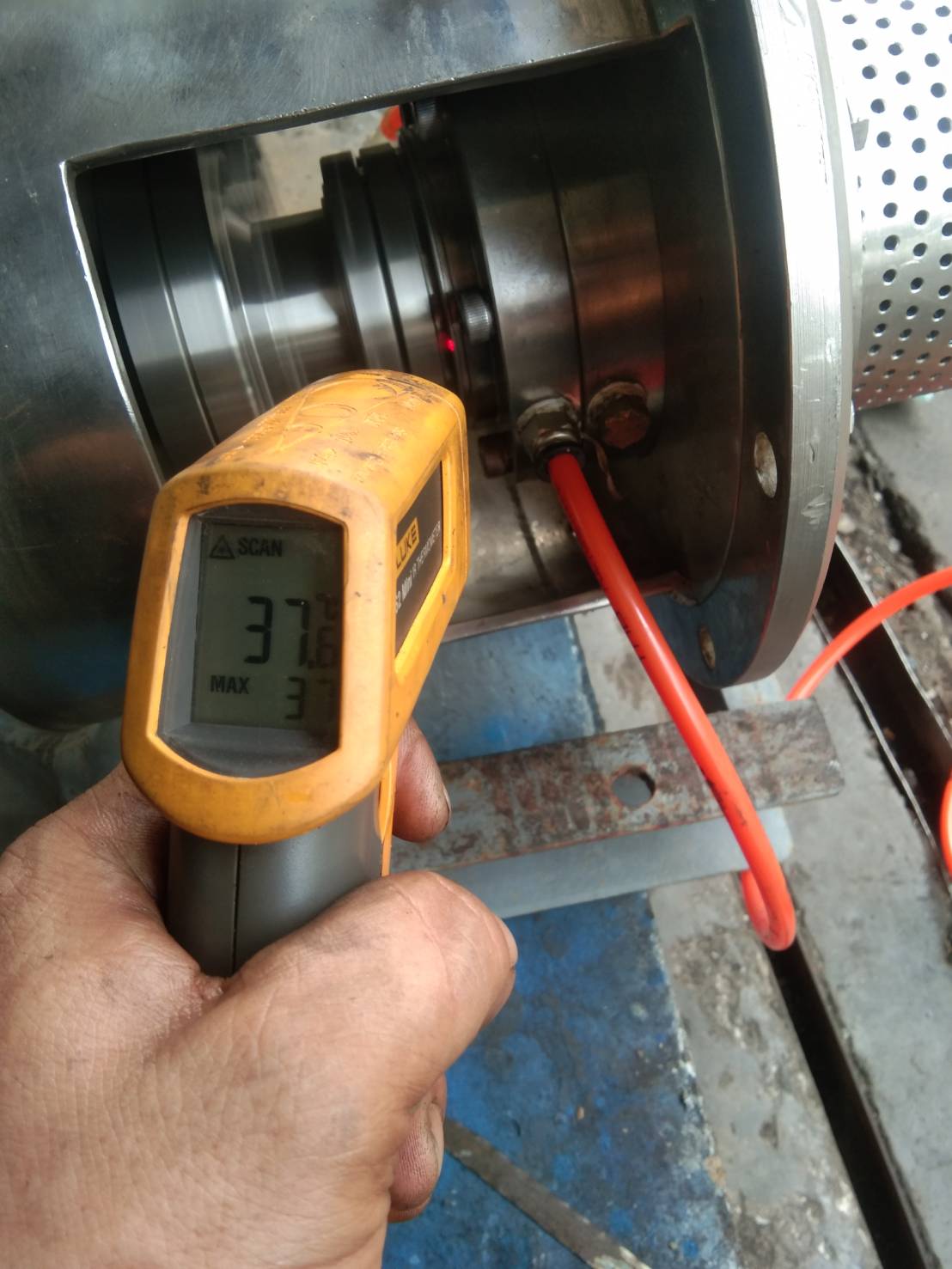 วัดค่าอุณหภูมิ ขณะใช้งาน Thermometer