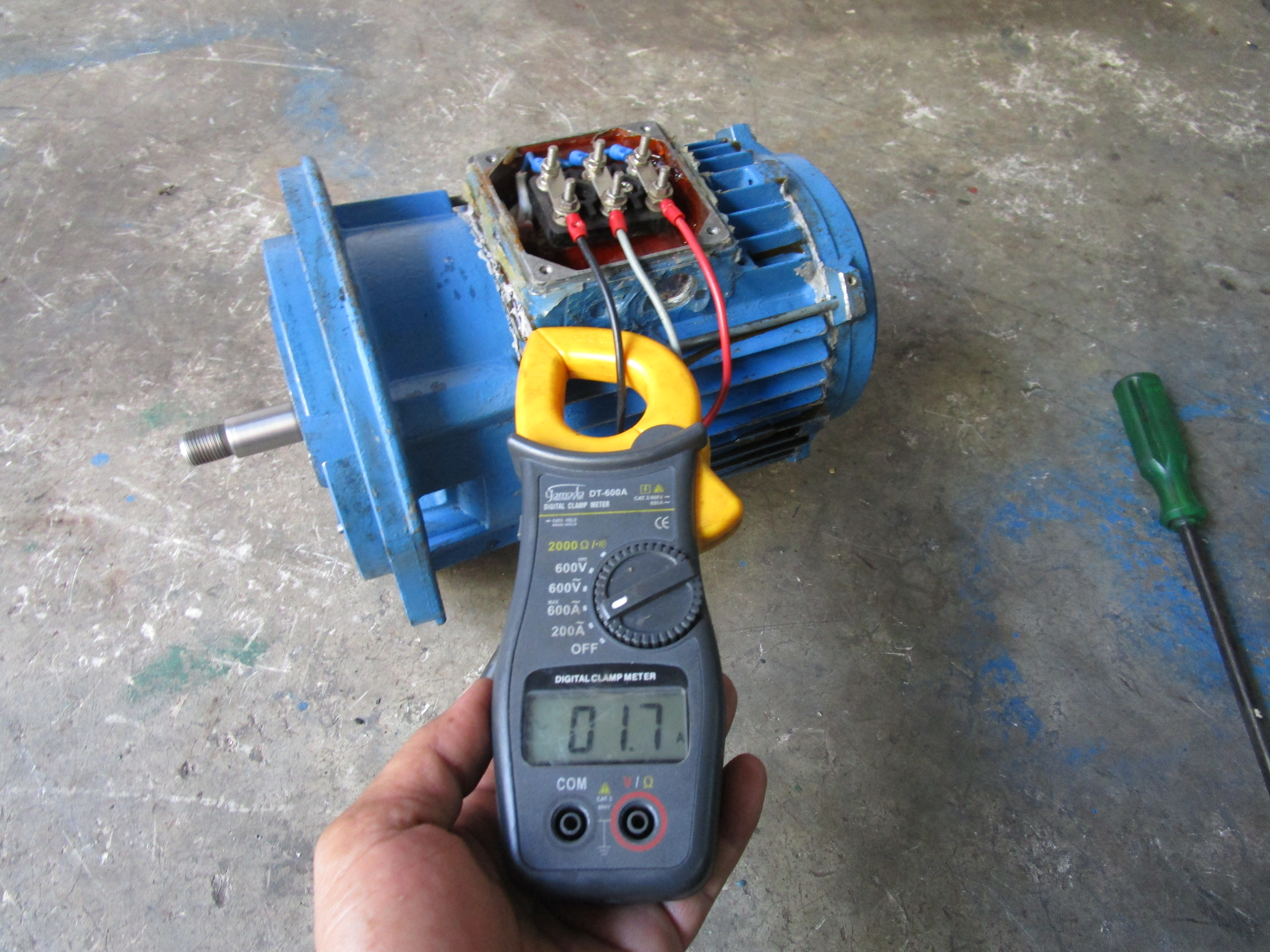 วัดค่ากระแสไฟฟ้า Multi Meter